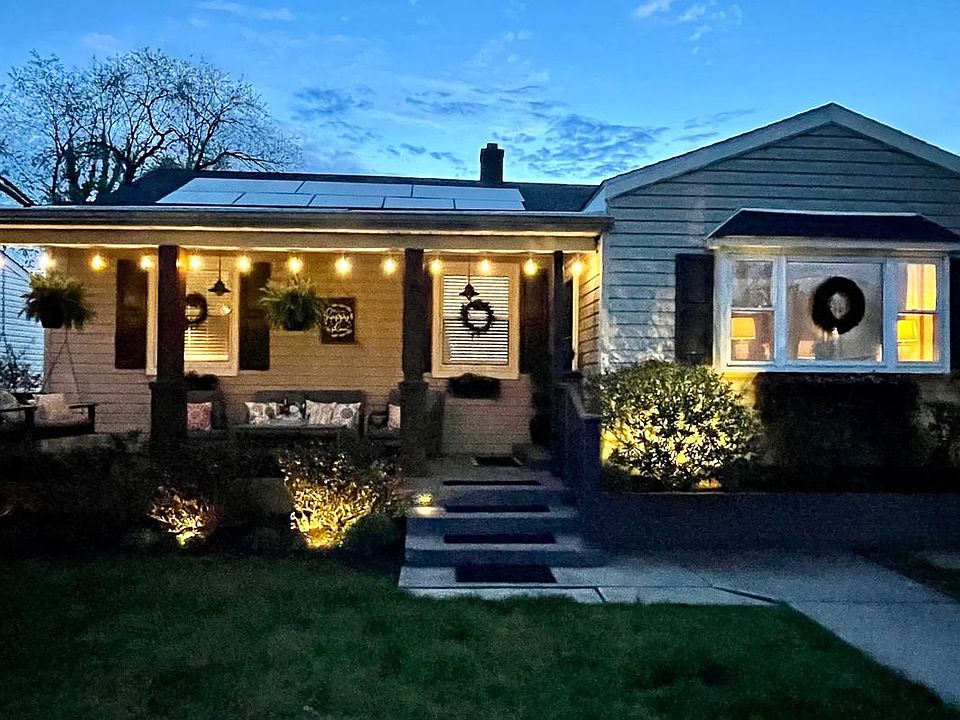 1st image of 14 Lynn Dr