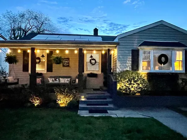 14 Lynn Dr, West Deptford, NJ 08096