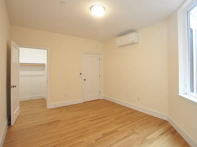 877 Beacon St #4 — Photo 3