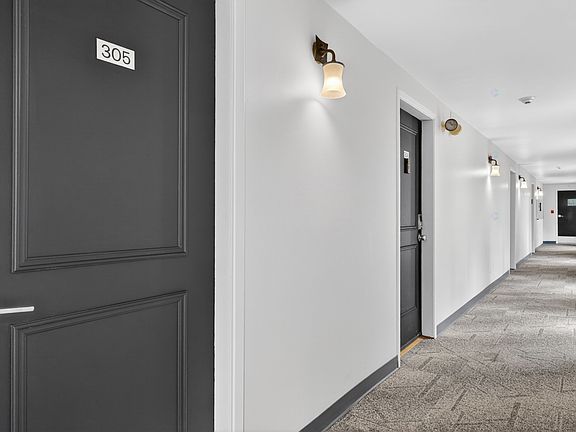 4th image of 104A Rue Du Mont Plaisant #305