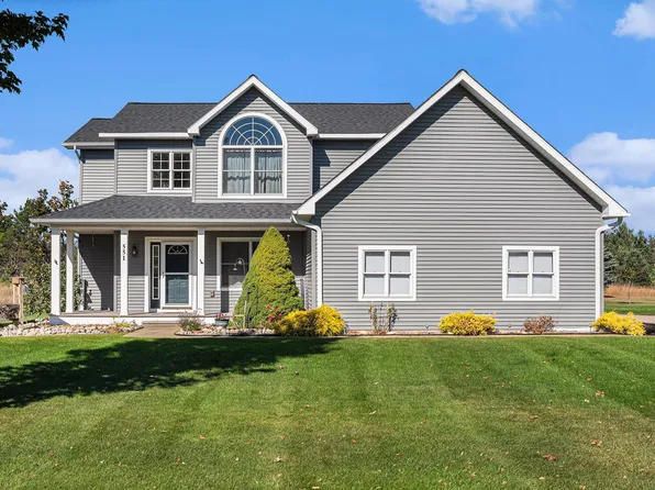 551 Berkshire Ln, Gaylord, MI 49735