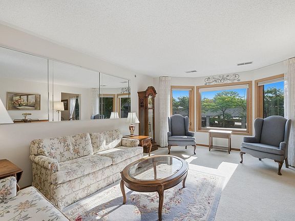 5th image of 32 11th Ave S APT 216