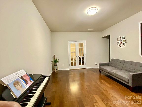 4th image of 2837 Thornbush Ct