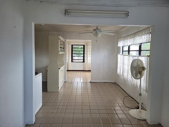 5th image of 445 Strawberry Hill Est #Ki
