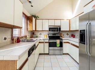 86 Castle St, Springfield, MA 01118