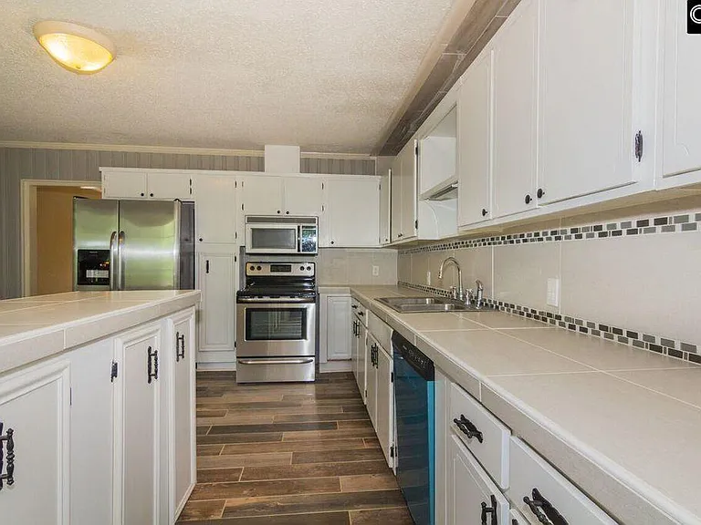 1011 S Kilbourne Rd — Photo 14