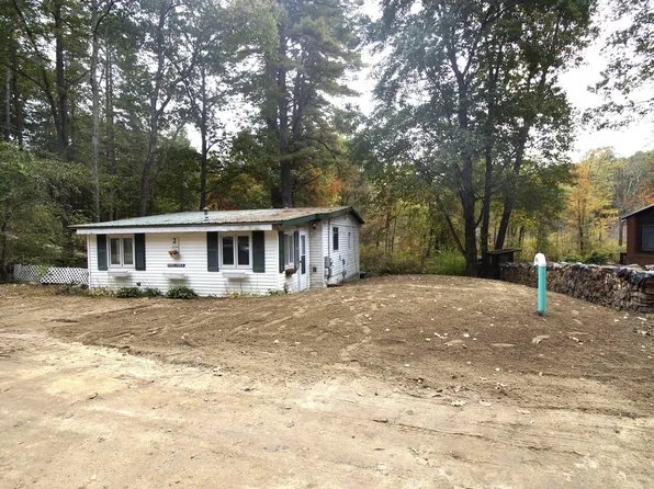 2 Showell Pond Lane, Sandown, NH 03873