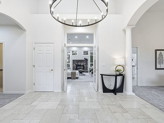 4th image of 6425 Ashwood Ct