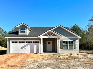 512 Linden Dr, Jesup, GA 31545