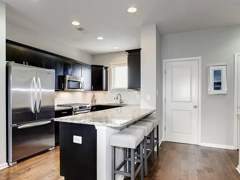 22832 Goldsborough Ter — Photo 19