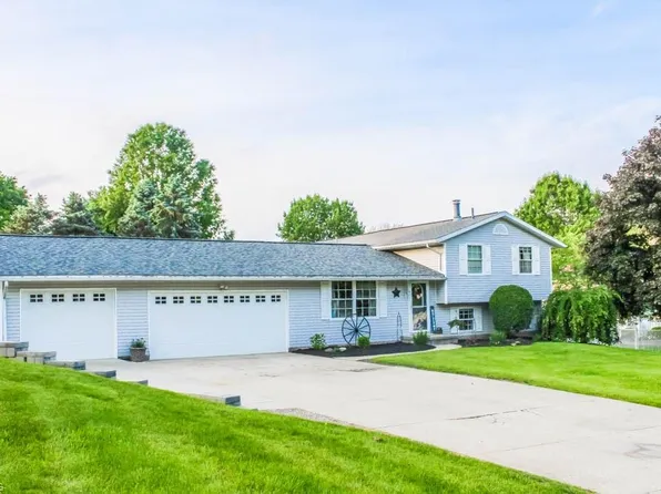 6715 Canal Lock Ave NW, Canal Fulton, OH 44614
