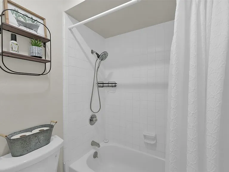 3900 Aspen Dr #202-A — Photo 13