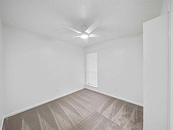 3rd image of 3633 Edgewood Dr #3633