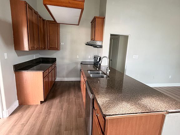 5th image of 2811 E Michigan St