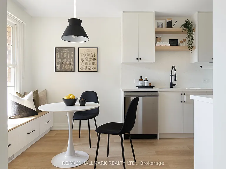 50 Dutch Cres — Photo 7
