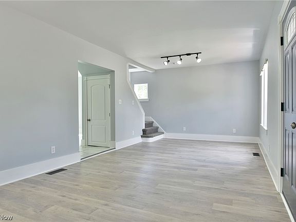 3rd image of 707 East Ave SE