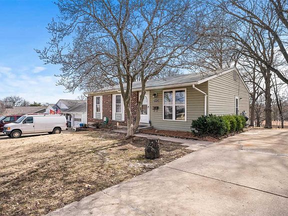 3rd image of 8582 Engler Ave