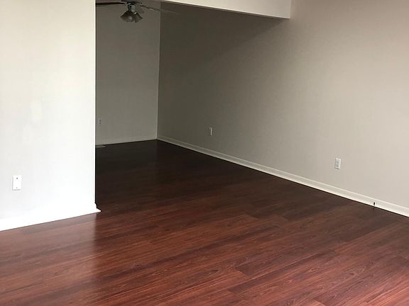 3rd image of 8504 Hampshire Dr