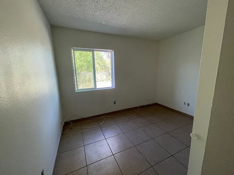 3339 E Monte Vista Dr — Photo 9