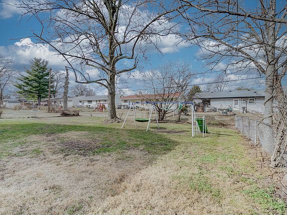 5th image of 1435 Willowbrook Dr
