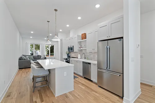 183 Moreland Ave SE #204 Photo 1