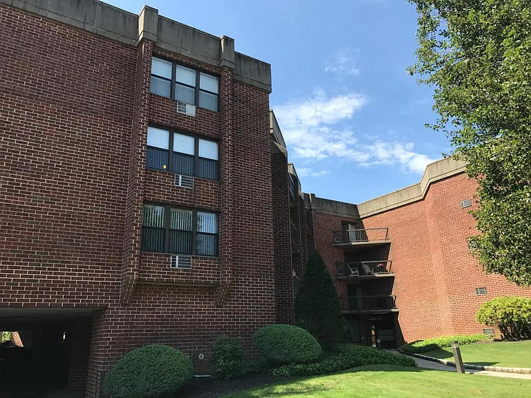 380 Fulton St — Photo 1