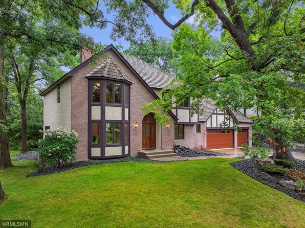 317 Oakwood Ter, Vadnais Heights, MN 55127