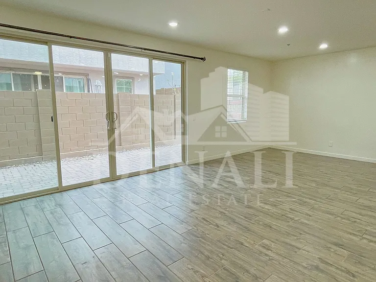 17155 N 9th Pl — Photo 5