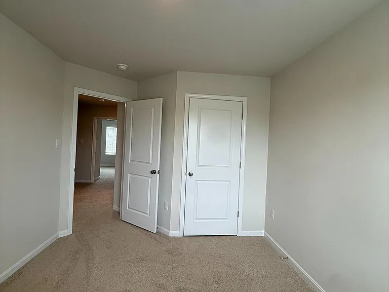 223 Orpington Dr — Photo 23