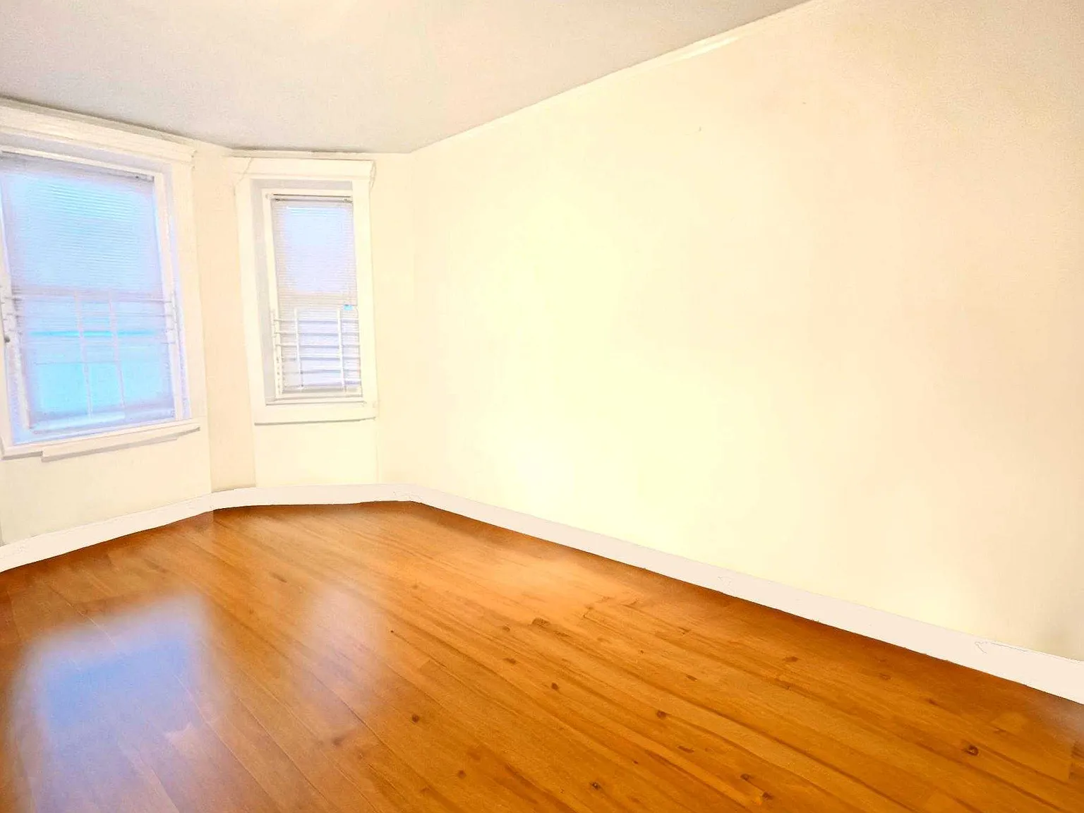 5 bed, $7,500 — Photo 4