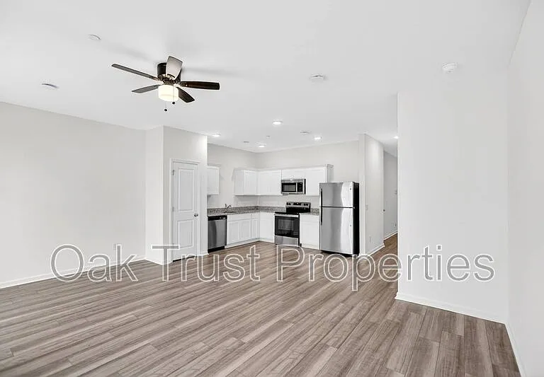 502 Townsford Ln — Photo 11