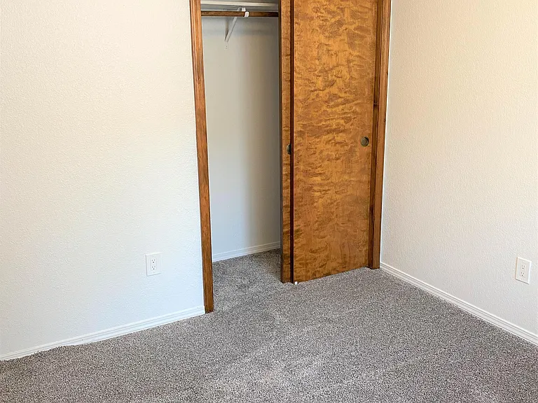 512 S Kearney Pl — Photo 34