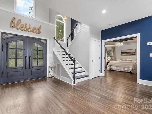 3rd image of 103 Turnerlair Ct