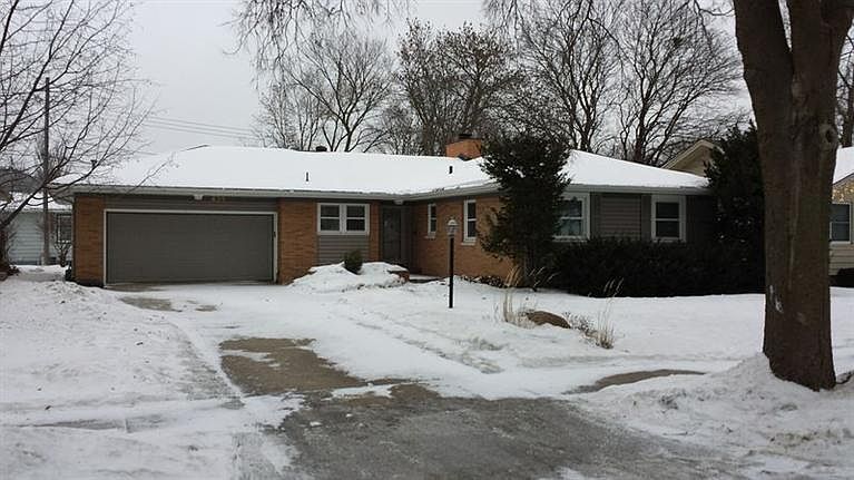 1st image of 639 S Vermont Ave