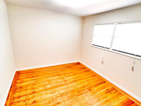 4th image of 3424 Taraval St APT 5