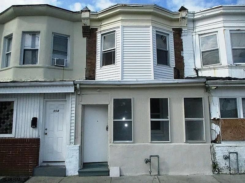 1st image of 360 N South Carolina Ave