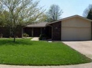 3305 Stoneybrook Dr, Champaign, IL