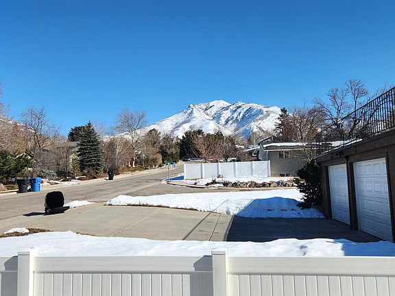 3rd image of 2738 E Canyon View Dr