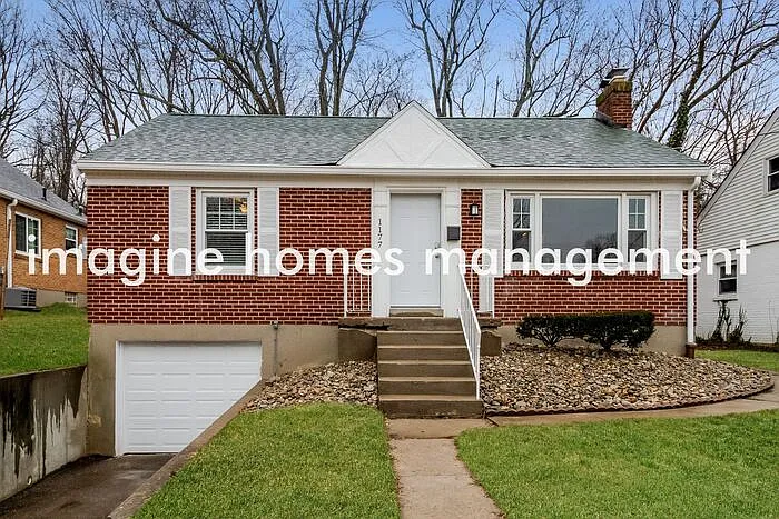 3 bed, 1.0 bath, 1180 sqft, $1,940 — Photo 1