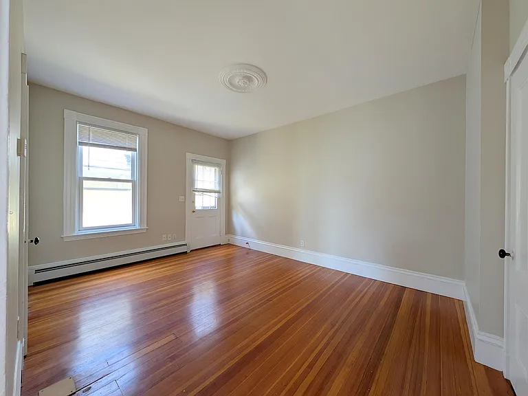 20 Park Ave #1 — Photo 2