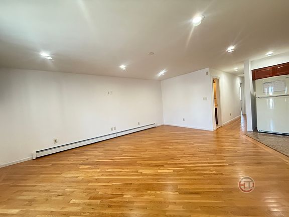 4th image of 1525 Utopia Pkwy #1F
