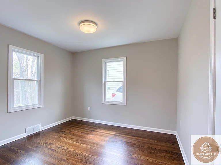 21030 Caledonia Ave #1 — Photo 6
