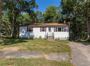 28 Trafford Park Dr, Coventry, RI 02816