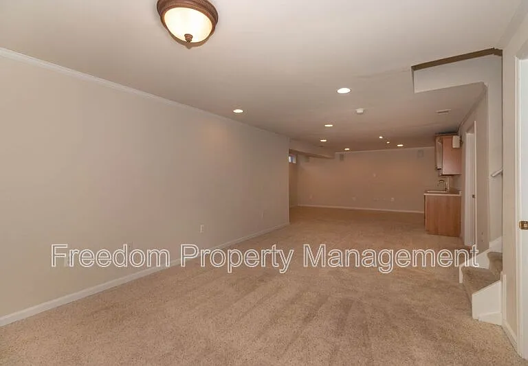 6758 Sutton Oaks Way — Photo 14