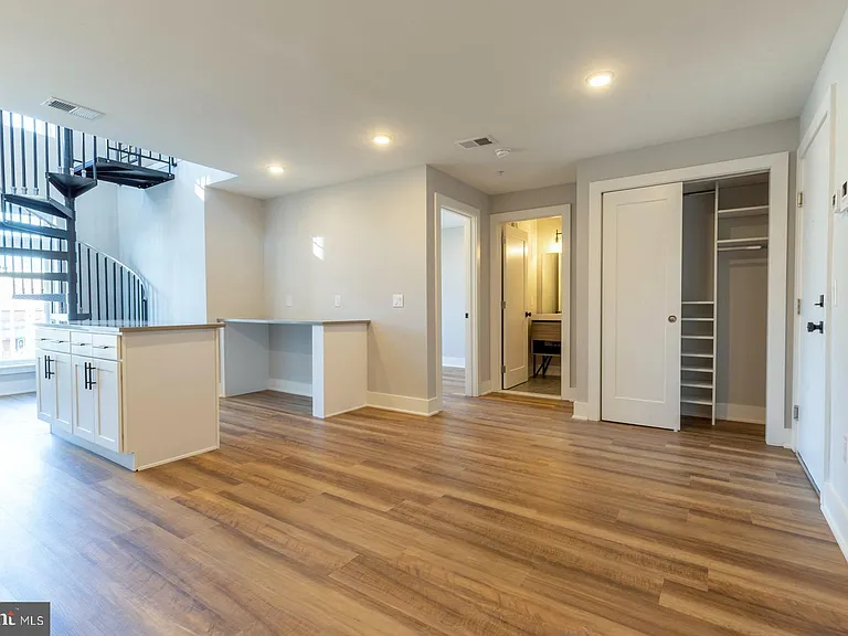 3965 Lancaster Ave #303 — Photo 3