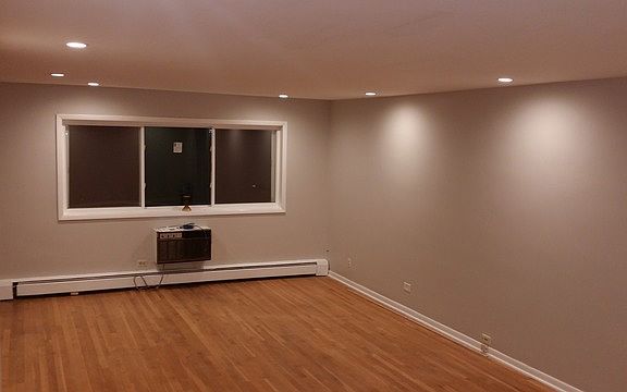 2nd image of 740 W Dempster St #202