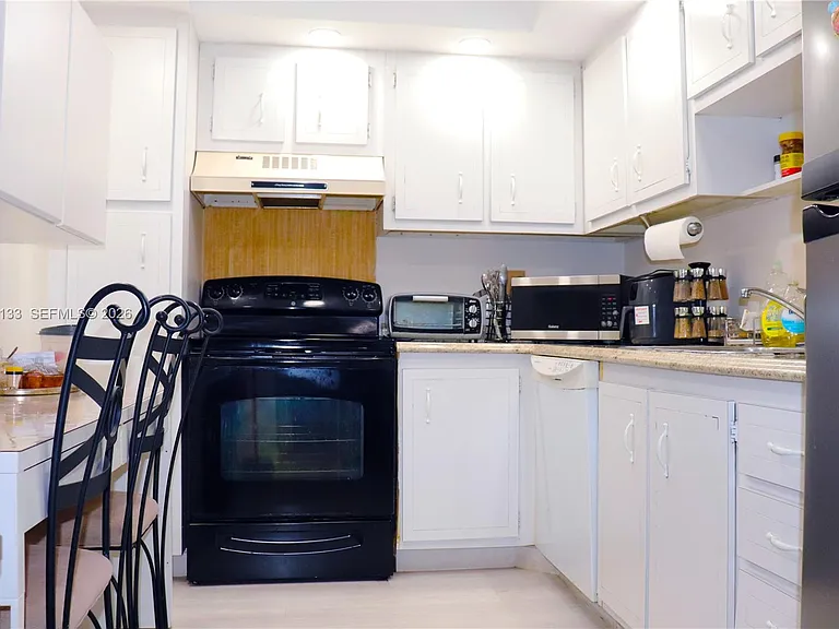 900 Saint Charles Pl #316 — Photo 18