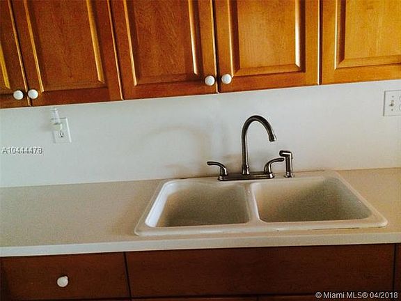 5th image of 55 Ocean Lane Dr APT 4025