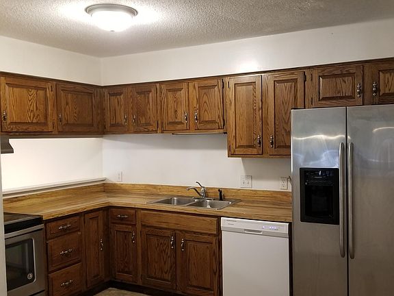 3rd image of 575 Ayrshire Way APT G