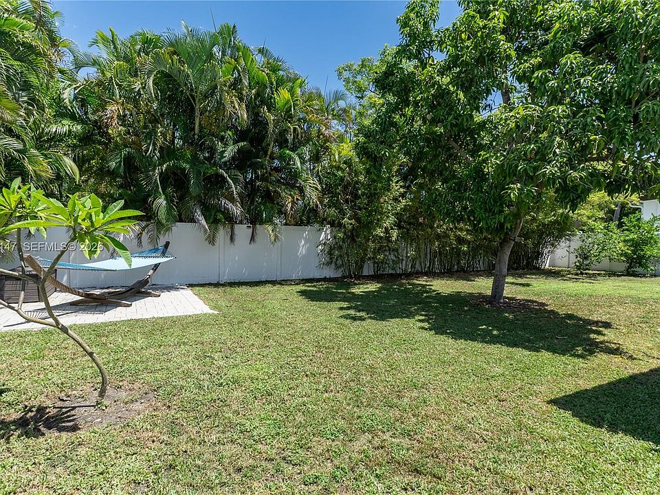 2nd image of 1945 S Hibiscus Dr